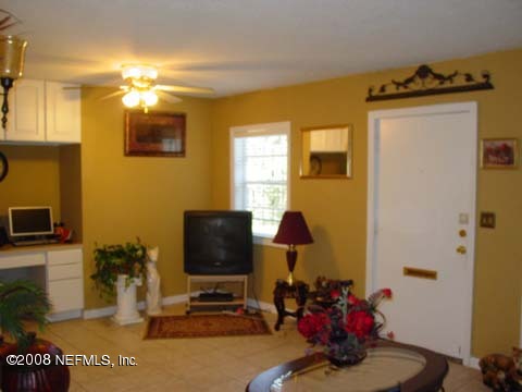 1523 Griflet Road Jacksonville, FL 32211 - Photo 3 of 9 Living Room