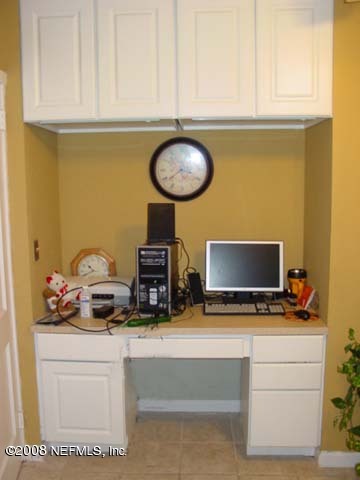 1523 Griflet Road Jacksonville, FL 32211 - Photo 8 of 9 Desk