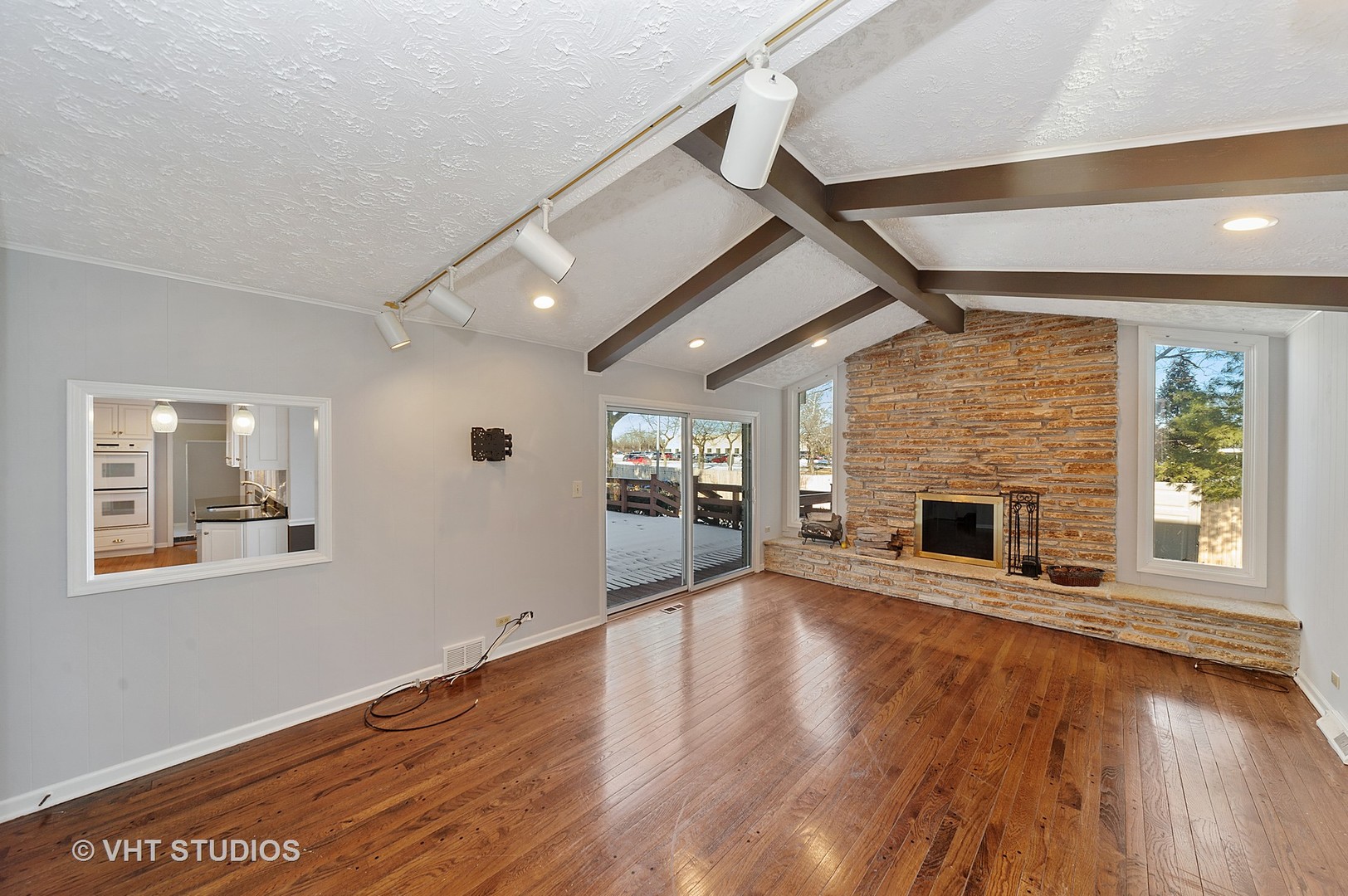 1070 Summit Drive Deerfield, IL 60015 - Photo 13 of 32