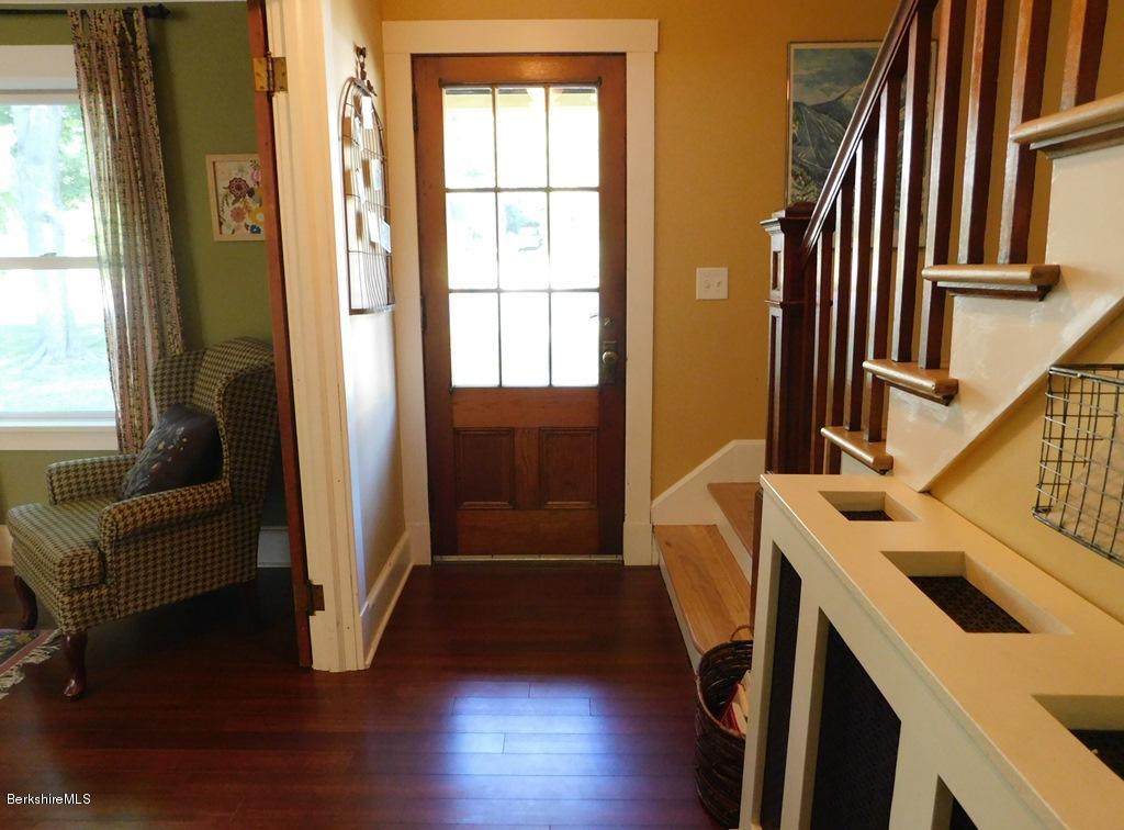 907 North Hoosac Road Williamstown, MA 01267 - Photo 2 of 24 Entry