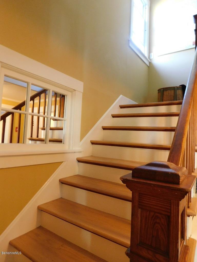 907 North Hoosac Road Williamstown, MA 01267 - Photo 11 of 24 Stairs