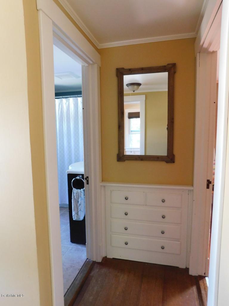 907 North Hoosac Road Williamstown, MA 01267 - Photo 14 of 24 Built-ins