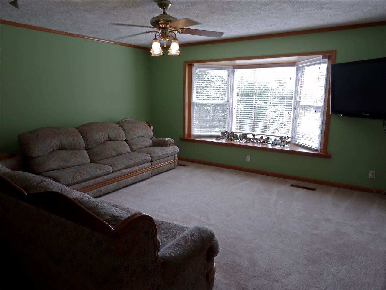 6621 Old State Road Evansville, IN 47710 - Photo 3 of 25 Gallery Image 3