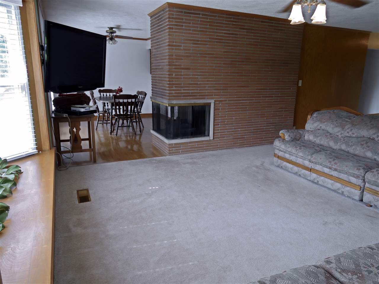 6621 Old State Road Evansville, IN 47710 - Photo 4 of 25 Gallery Image 4
