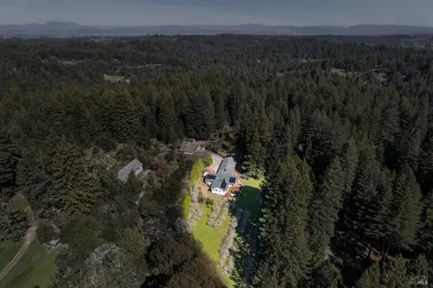 $1,595,000 | 3750 Deer Meadow Lane, Occidental, CA 95465