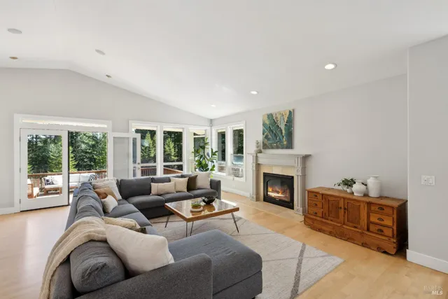 $1,595,000 | 3750 Deer Meadow Lane, Occidental, CA 95465