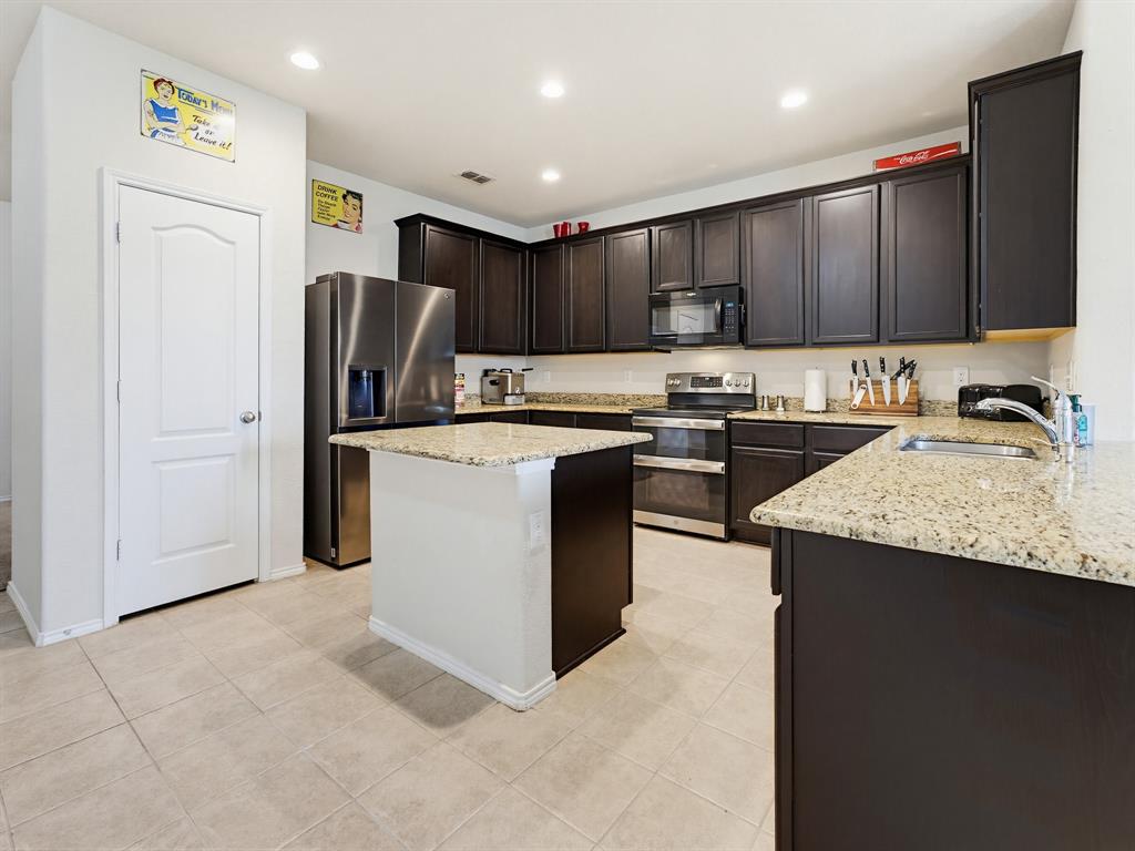 2012 Brenham Drive Forney, TX 75126 - Photo 13 of 35