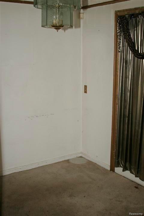 19507 Meyers Road Detroit, MI 48235 - Photo 6 of 24 19507 Meyers Dining Room.JPG