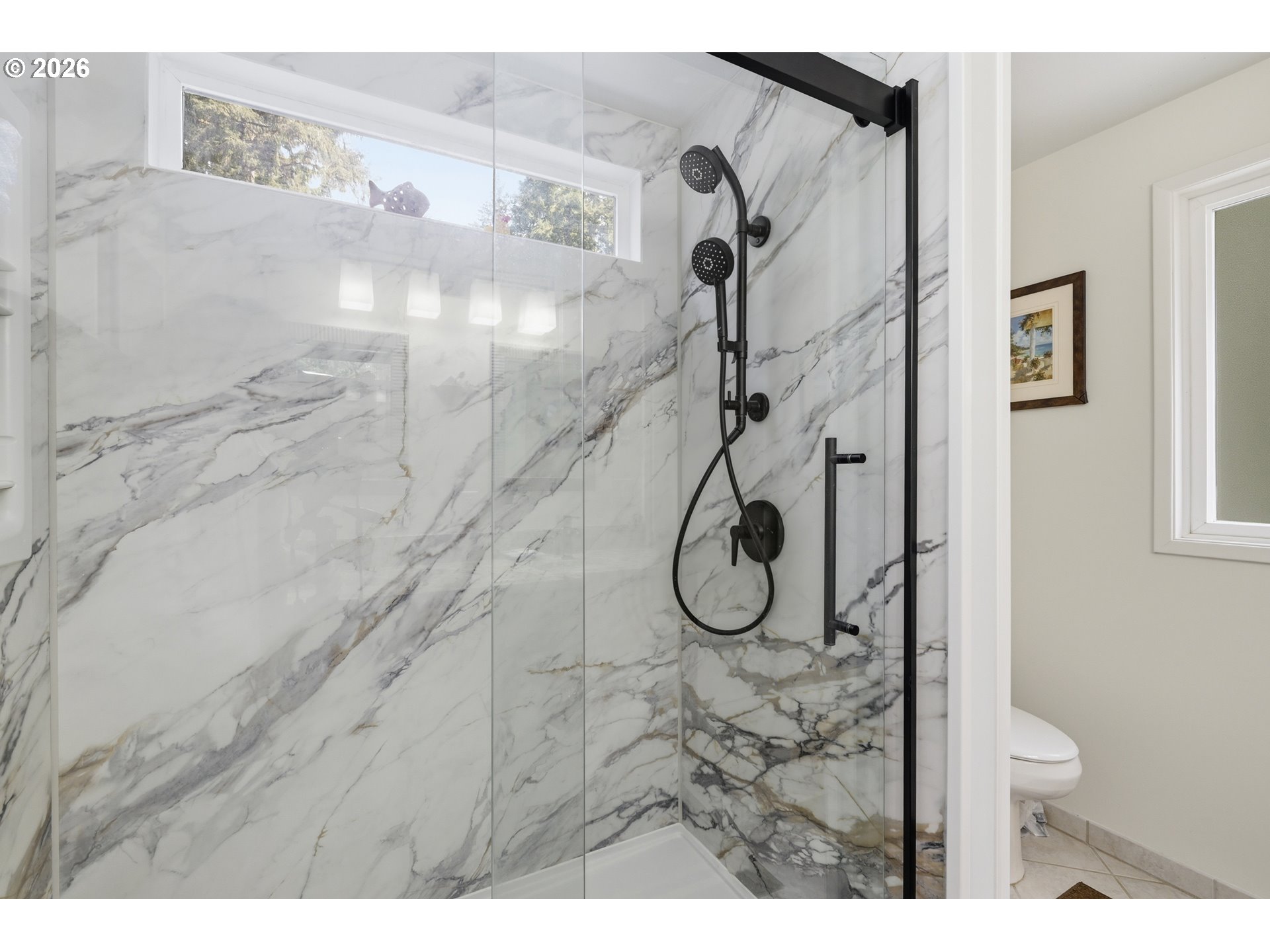 88119 Tiki Lane Springfield, OR 97478 - Photo 23 of 35 a bathroom with a shower