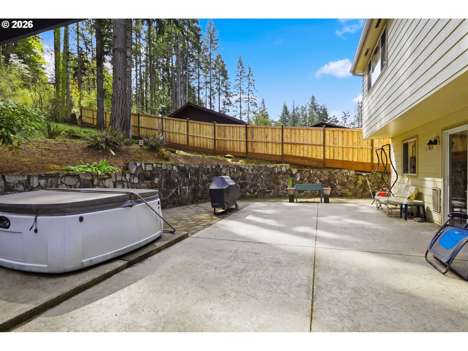 88119 Tiki Lane Springfield, OR 97478 - Photo 28 of 35 a view of a street with benches