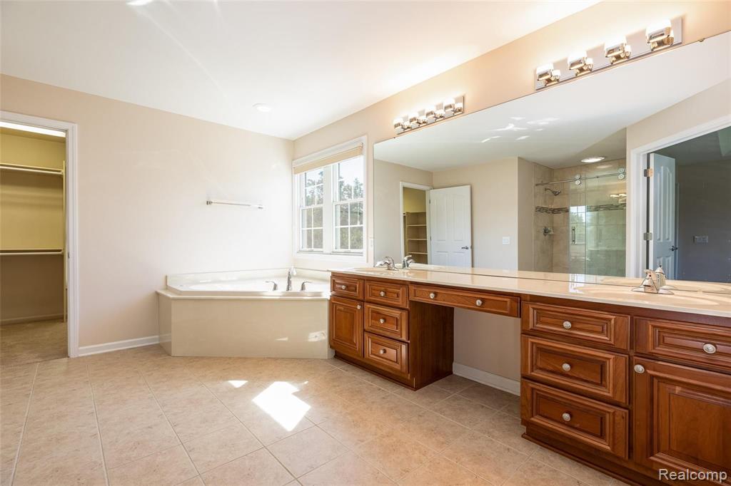 48286 Antique Road Canton, MI 48187 - Photo 41 of 45