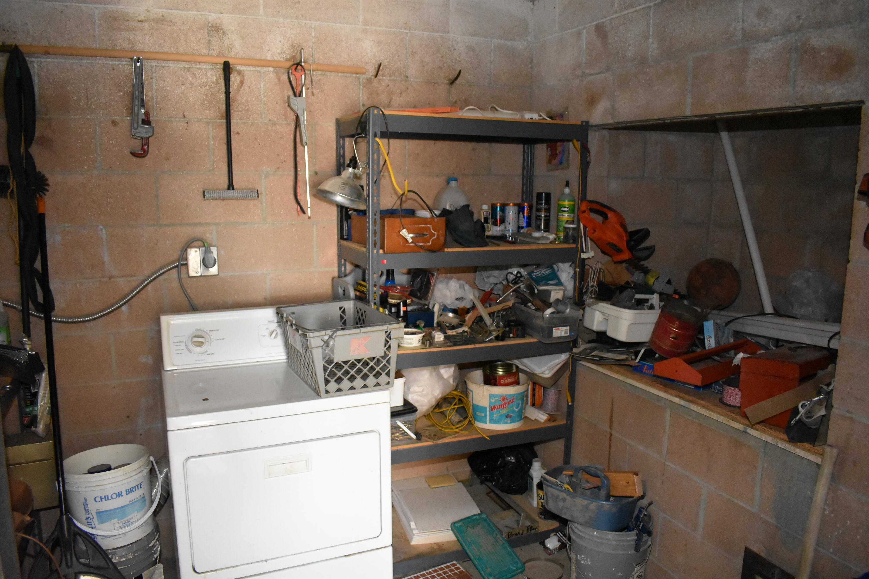 6293 Backus Road Mojave, CA 93501 - Photo 20 of 35 a room with storage and utility