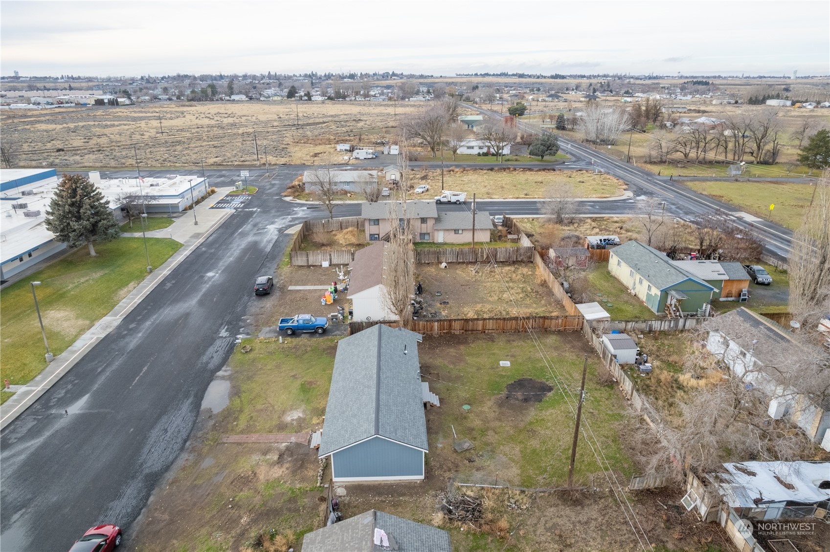 9826 Northeast Apple Road Moses Lake, WA 98837 - Photo 4 of 30 Gallery Image 4