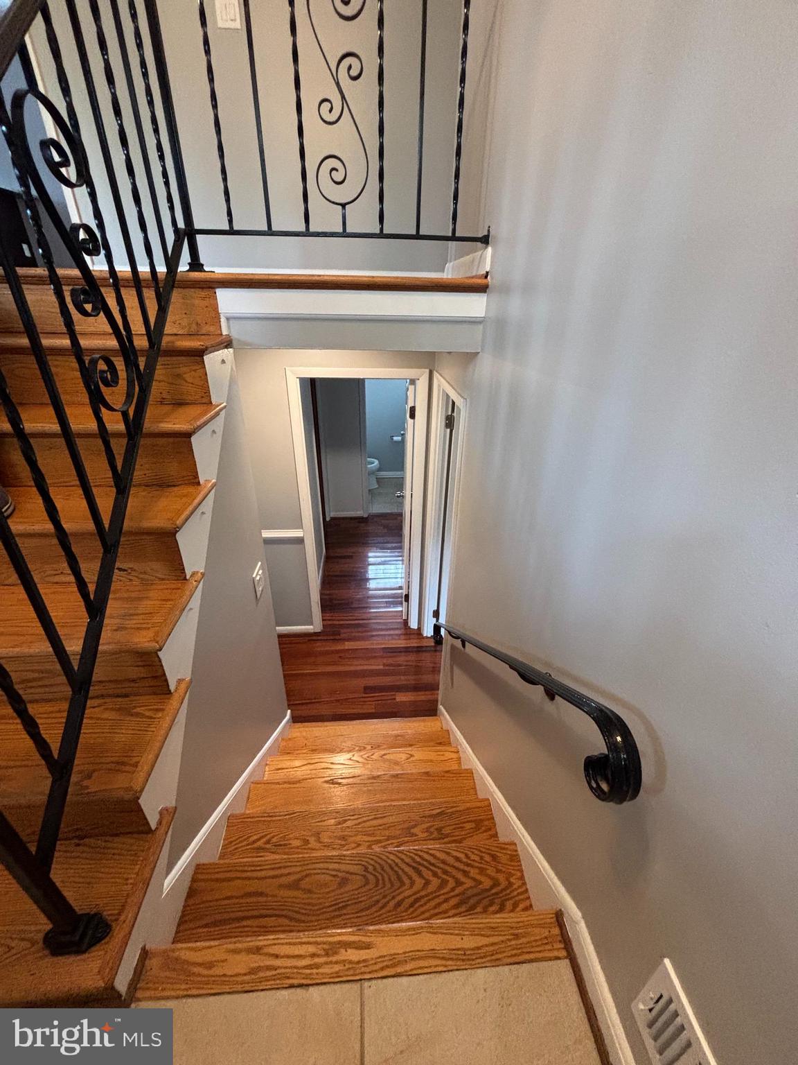 3424 Ramsgate Terrace Alexandria, VA 22309 - Photo 18 of 29 Split Level Stairs