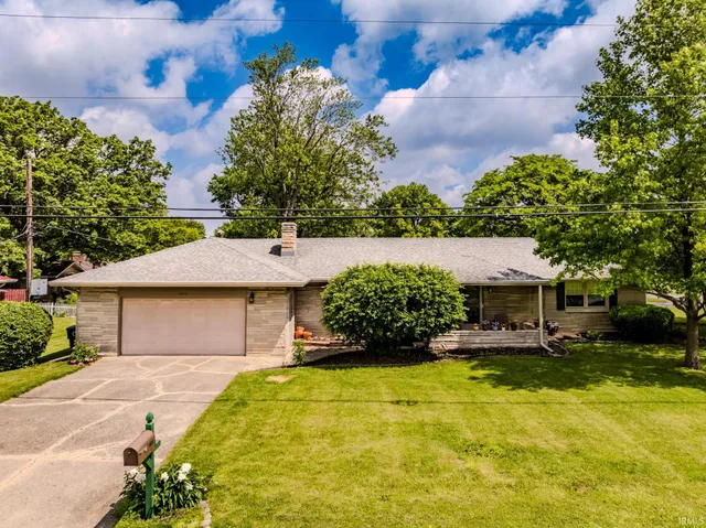 $240,000 | 3400 West Petty Road, Muncie, IN 47304