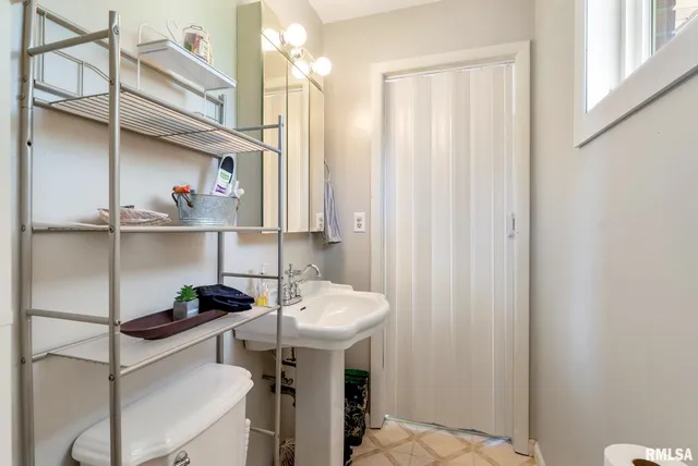 $264,000 | 5713 120th Avenue West, Milan, IL 61264