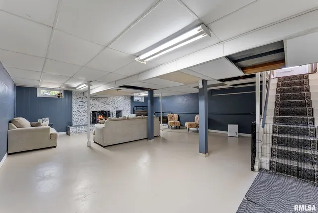 $264,000 | 5713 120th Avenue West, Milan, IL 61264