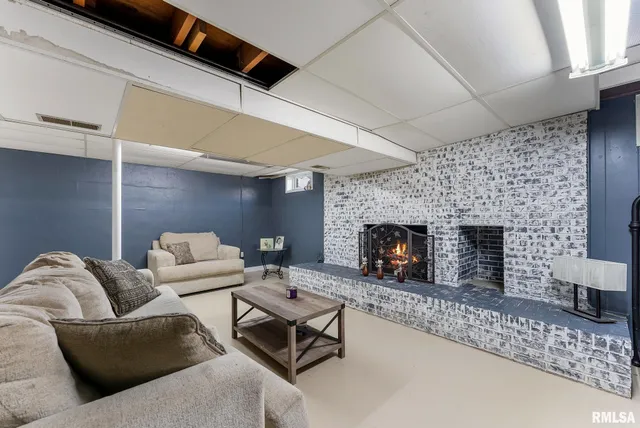 $264,000 | 5713 120th Avenue West, Milan, IL 61264