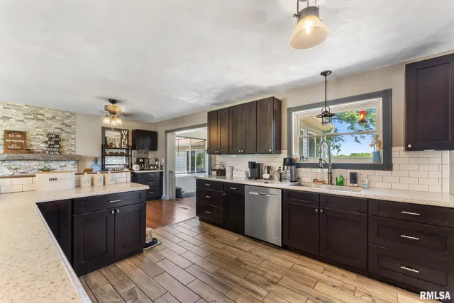 $264,000 | 5713 120th Avenue West, Milan, IL 61264