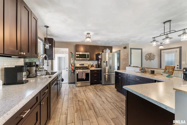 $264,000 | 5713 120th Avenue West, Milan, IL 61264