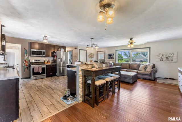 $264,000 | 5713 120th Avenue West, Milan, IL 61264