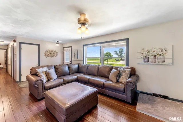 $264,000 | 5713 120th Avenue West, Milan, IL 61264