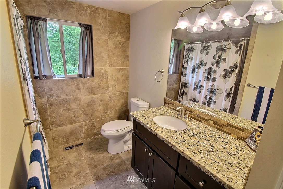 13201 Patriot Way Renton, WA 98059 - Photo 11 of 21 Gallery Image 11