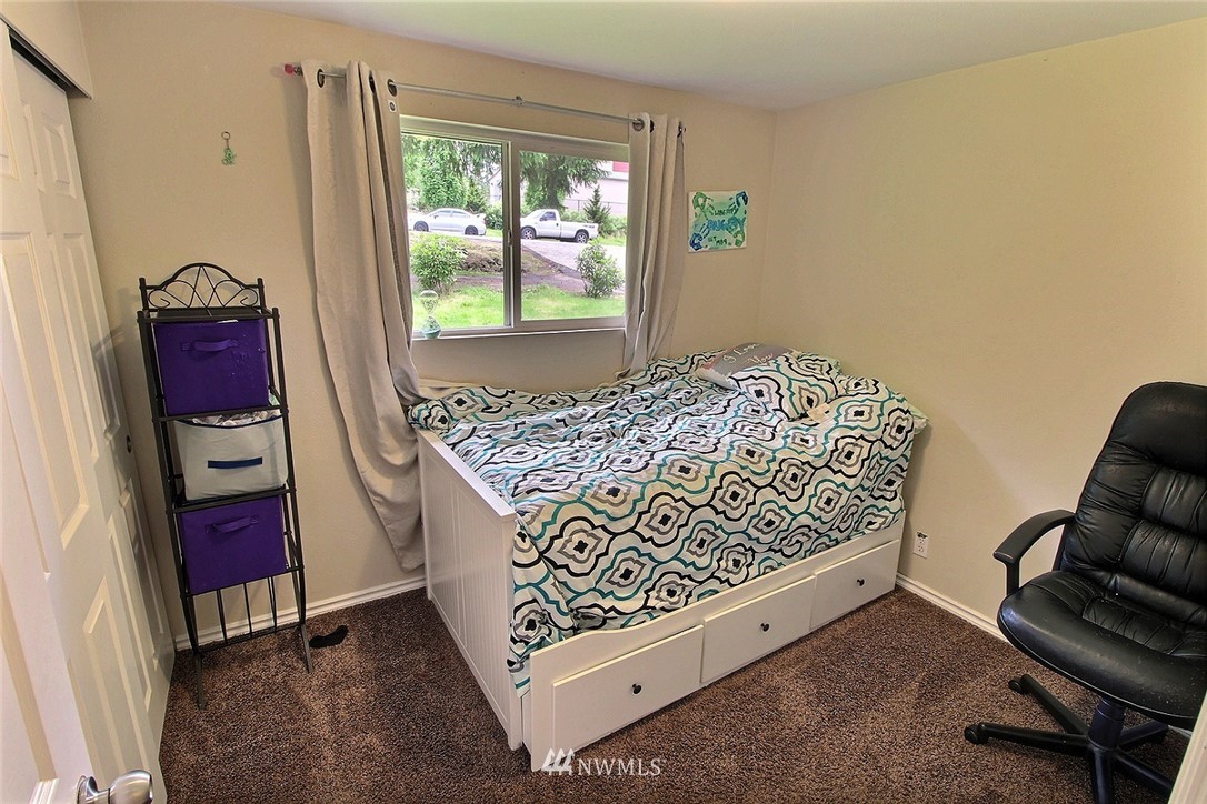 13201 Patriot Way Renton, WA 98059 - Photo 12 of 21 Gallery Image 12