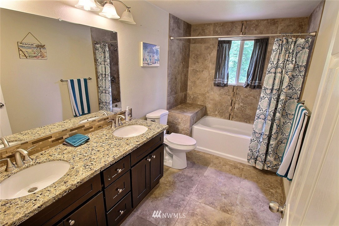 13201 Patriot Way Renton, WA 98059 - Photo 7 of 21 Gallery Image 7