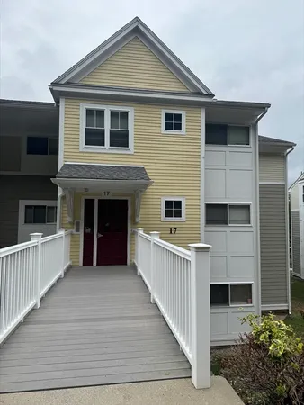 $2,400 | 26 Beacon Street, Unit 17E, Burlington, MA 01803