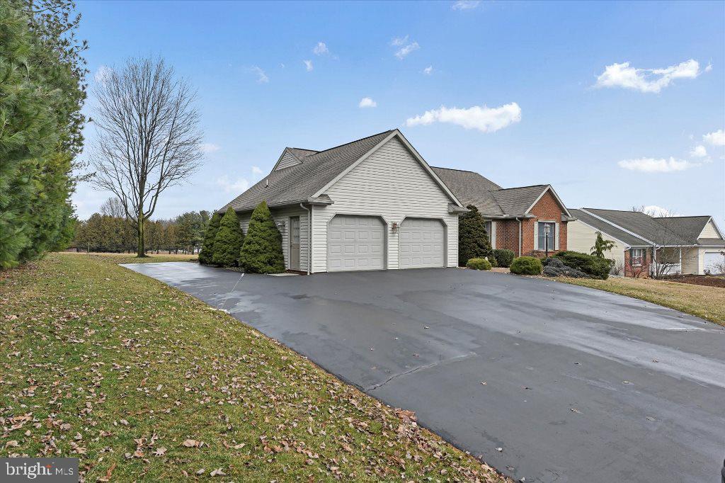 2222 Kilmer Road Manheim, PA 17545 - Photo 3 of 27