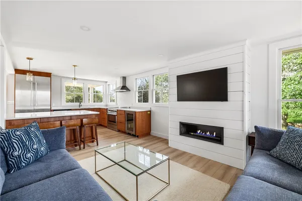 $3,895,000 | 804 Mohegan Trail, Block Island, RI 02807