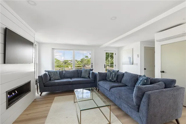 $3,895,000 | 804 Mohegan Trail, Block Island, RI 02807