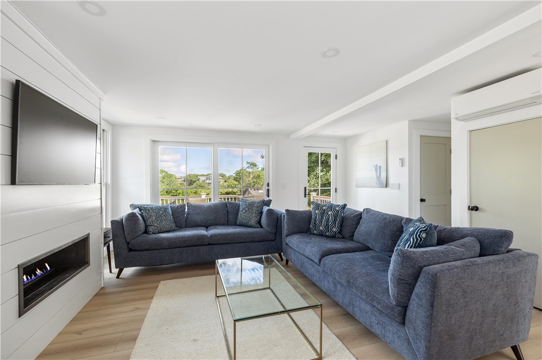 804 Mohegan Trail Block Island, RI 02807 - Photo 16 of 49