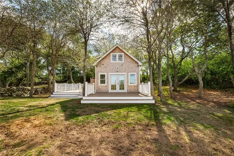$3,895,000 | 804 Mohegan Trail, Block Island, RI 02807