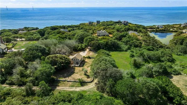 $3,895,000 | 804 Mohegan Trail, Block Island, RI 02807