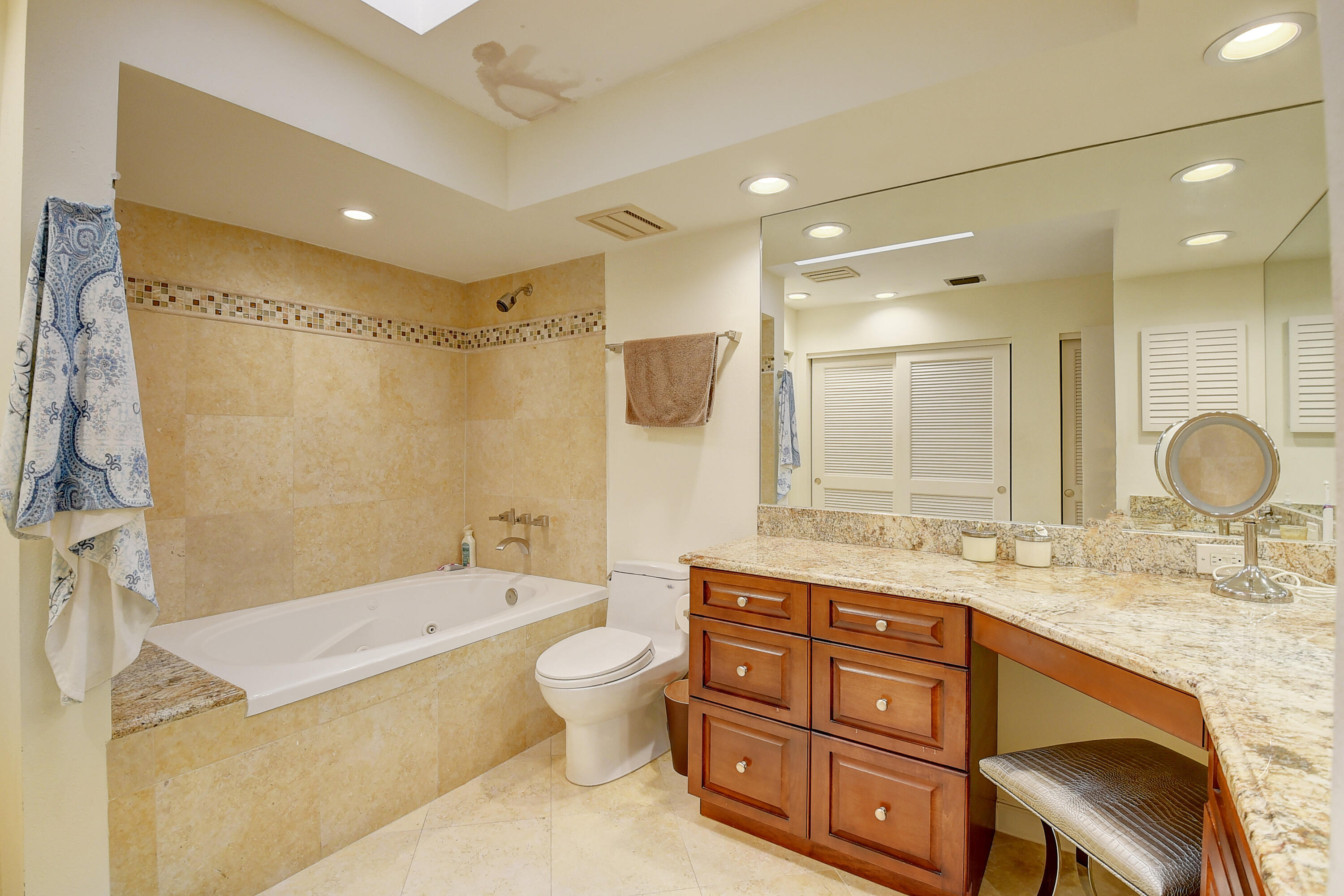 19550 Sawgrass Drive, Unit 2102 Boca Raton, FL 33434 - Photo 18 of 76 3 (18)