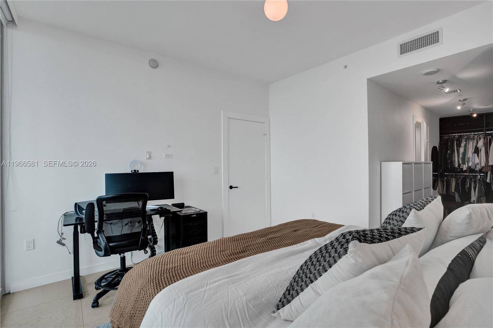 900 Biscayne Boulevard, Unit 2907 Miami, FL 33132 - Photo 20 of 54