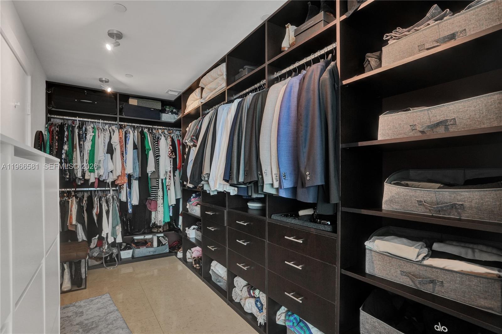 900 Biscayne Boulevard, Unit 2907 Miami, FL 33132 - Photo 4 of 54