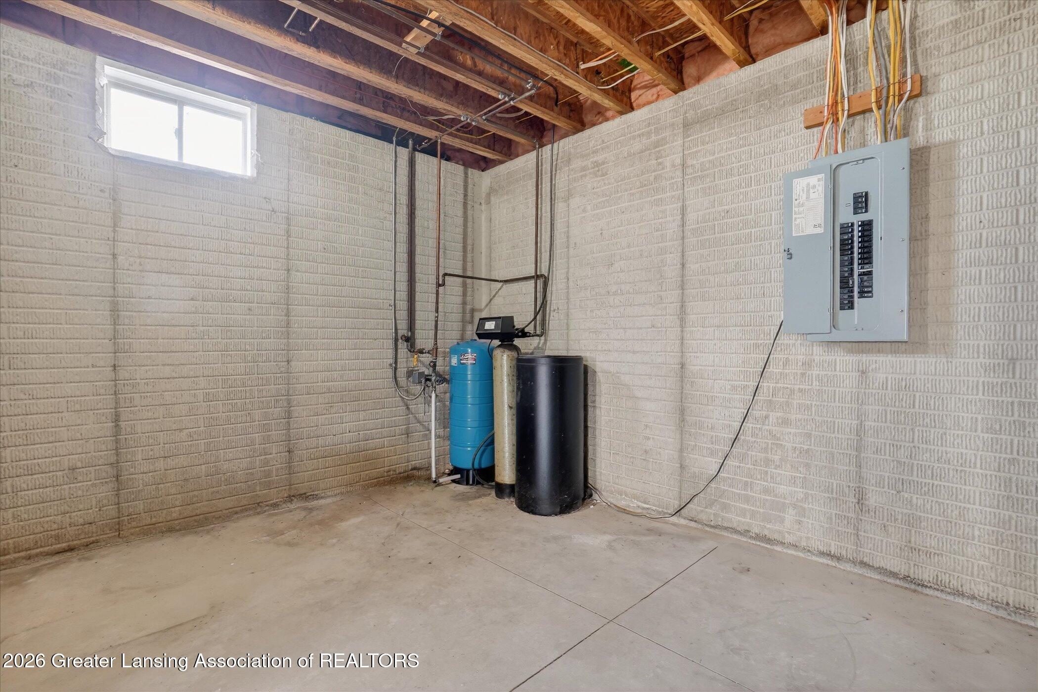 860 Gaiser Road Owosso, MI 48867 - Photo 35 of 66 35-869-Gaiser-Rd-WindowStill-Photography