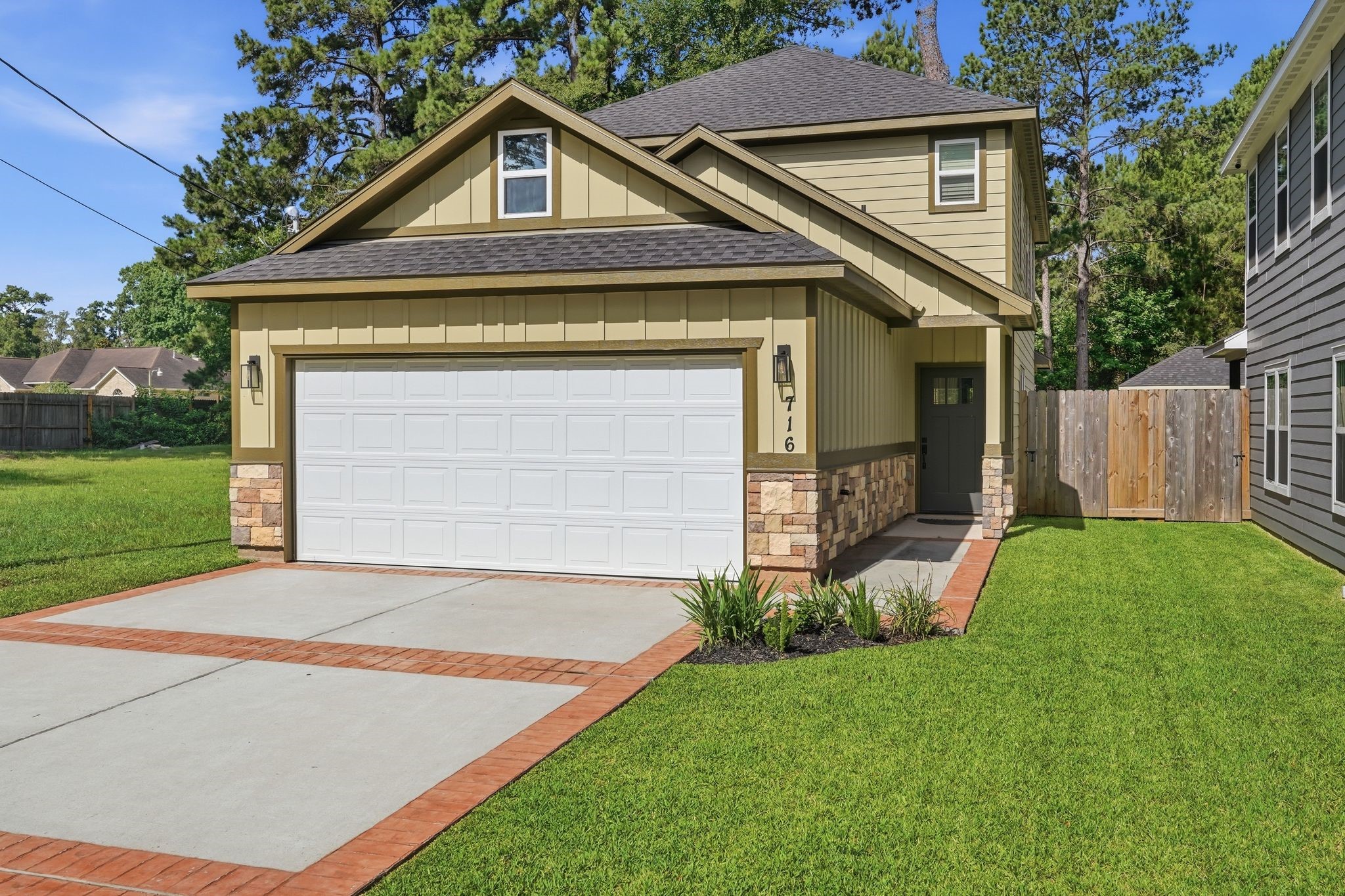 716 Old Magnolia Road Conroe, TX 77304 - Photo 2 of 38