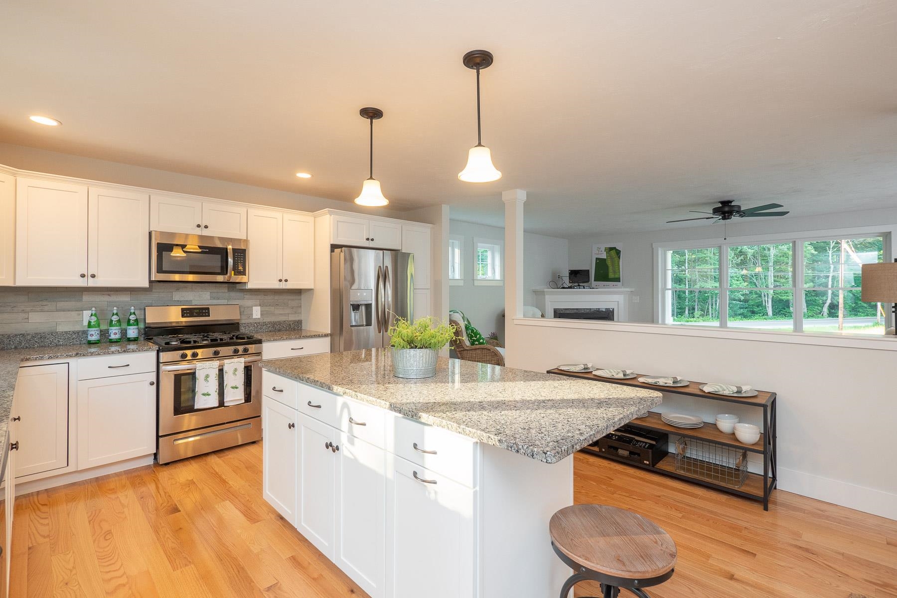 271 Old Rochester Road Somersworth, NH 03878 - Photo 3 of 22