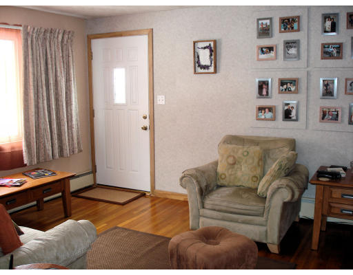 3 Eastham Street Worcester, MA 01604 - Photo 2 of 7 Gallery Image 2