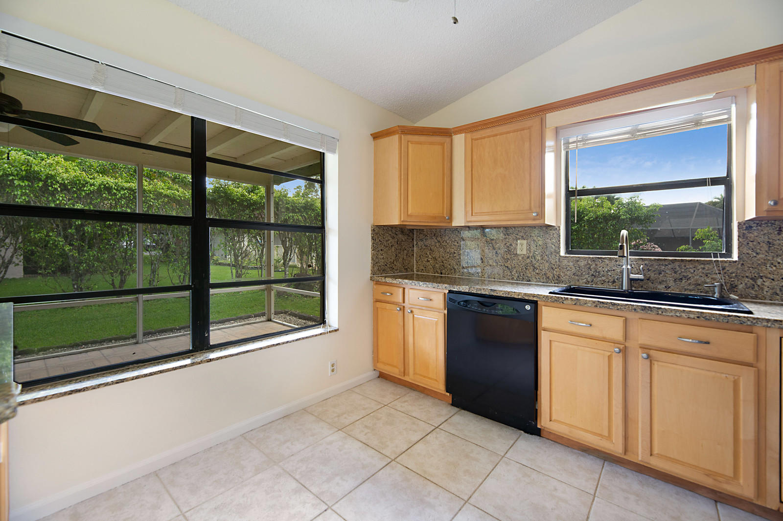 21299 Purple Sage Lane Boca Raton, FL 33428 - Photo 9 of 38 Kitchen
