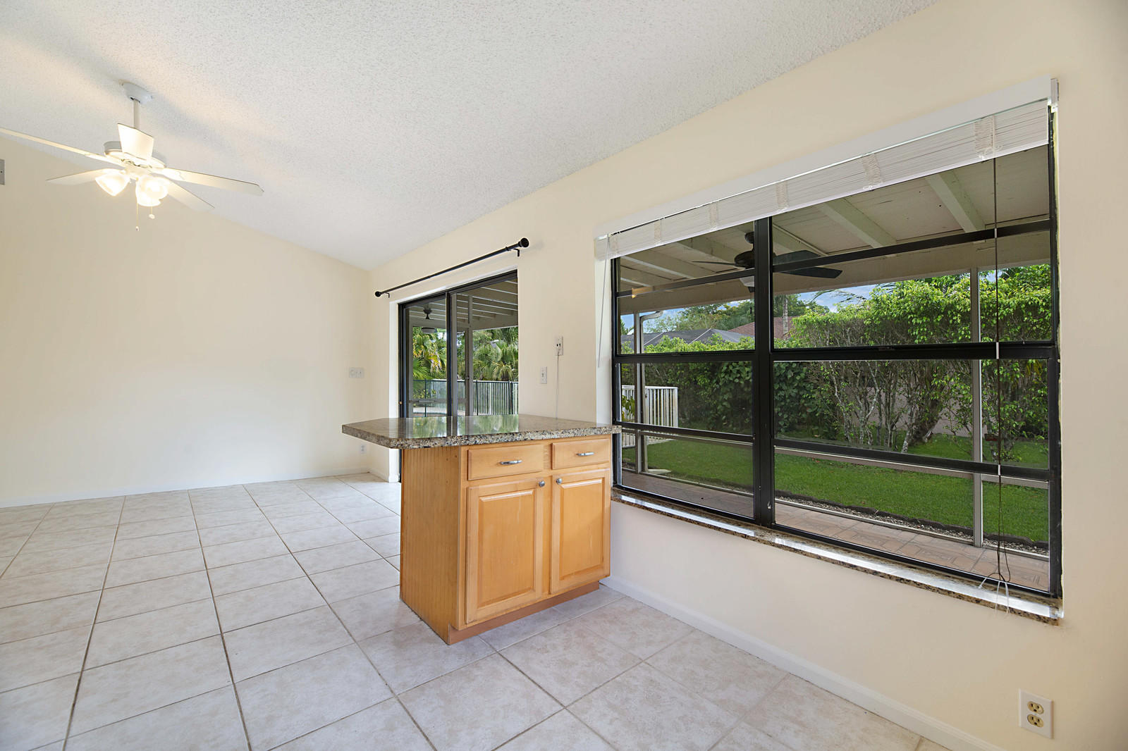 21299 Purple Sage Lane Boca Raton, FL 33428 - Photo 10 of 38 Kitchen