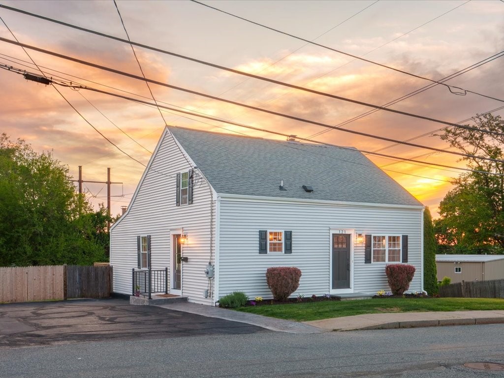 121 Talcott Street Woonsocket, RI 02895 - Photo 2 of 42
