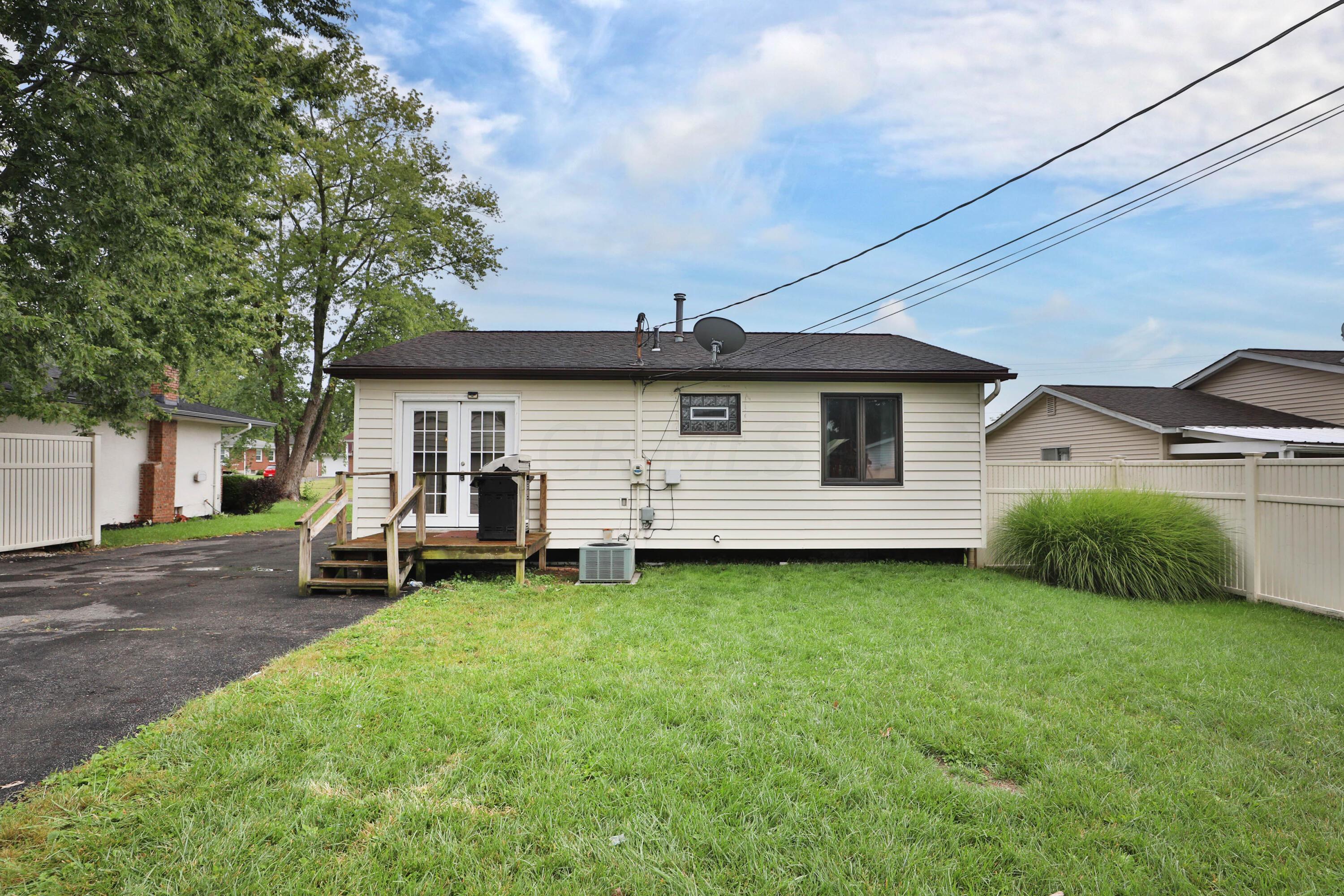 3360 Dempsey Road Westerville, OH 43081 - Photo 38 of 38 3360-Dempsey-41