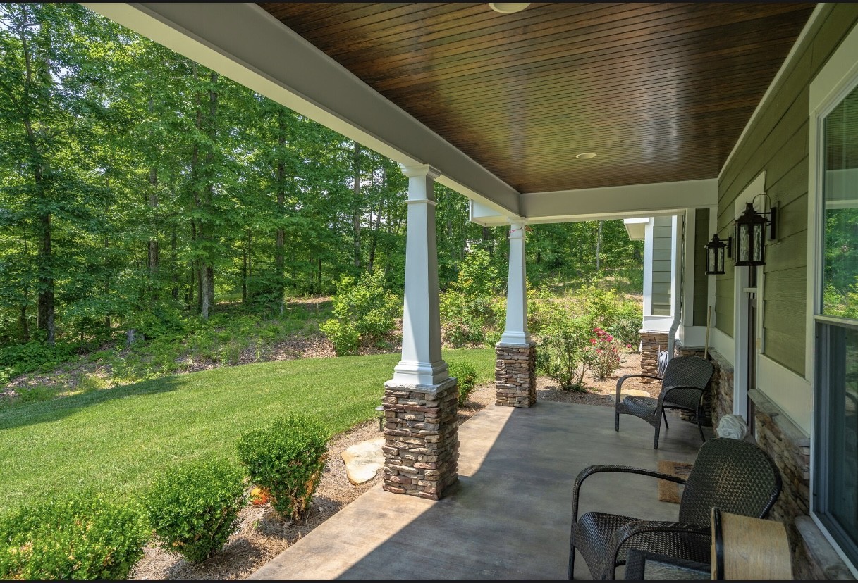5560 Pinewood Road Franklin, TN 37064 - Photo 5 of 43 a garden view with a seating space