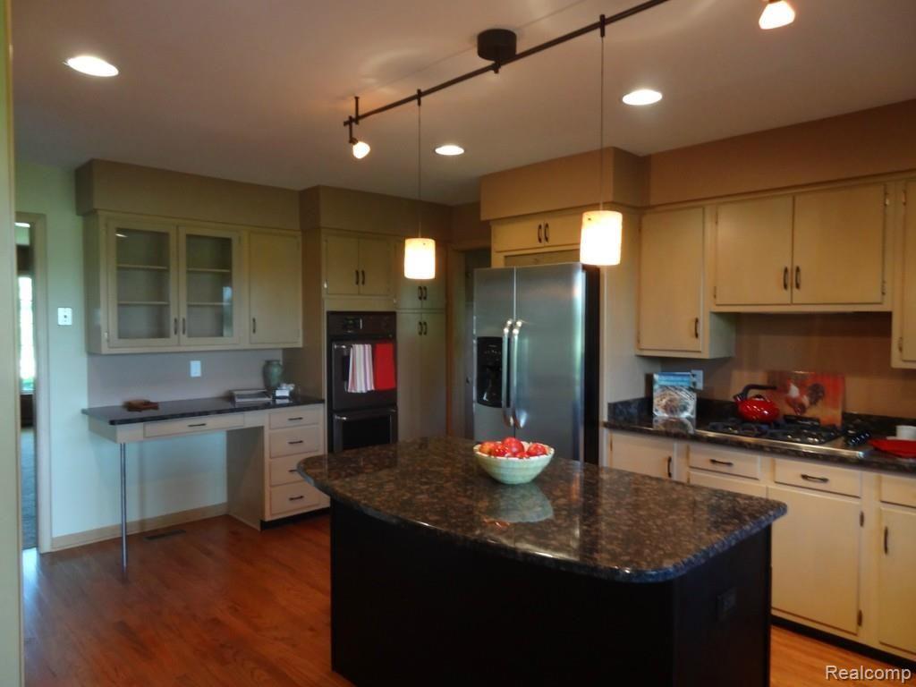 280 Wright Road Howell, MI 48843 - Photo 3 of 9 Kitchen