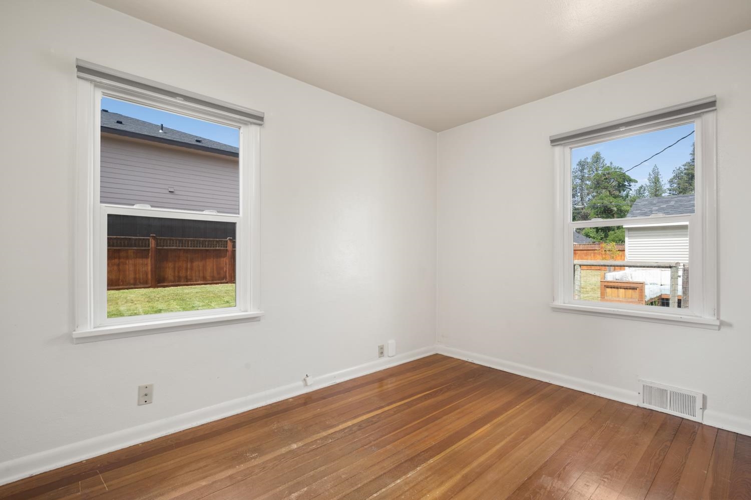 306 West 3rd Street Cheney, WA 99004 - Photo 29 of 50